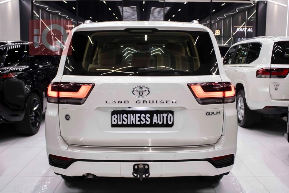 تۆیۆتا لاند کروزەر